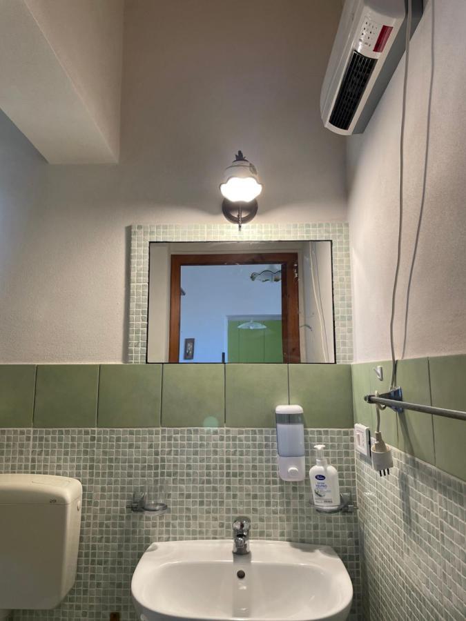 מנפי La Casetta Degli Ulivi Con Piscina מראה חיצוני תמונה